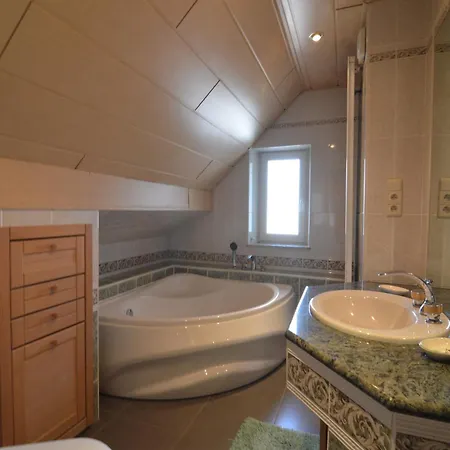 Villa In Near Town Center, Cleaning Included Middelkerke