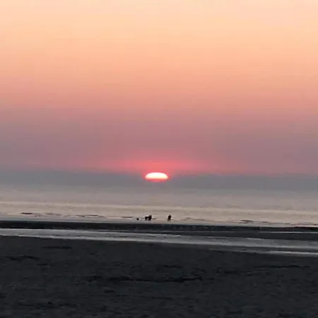 In Near The Beach, Cleaning Included Villa Middelkerke