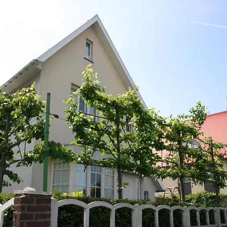 In Near Town Center, Cleaning Included Villa Middelkerke